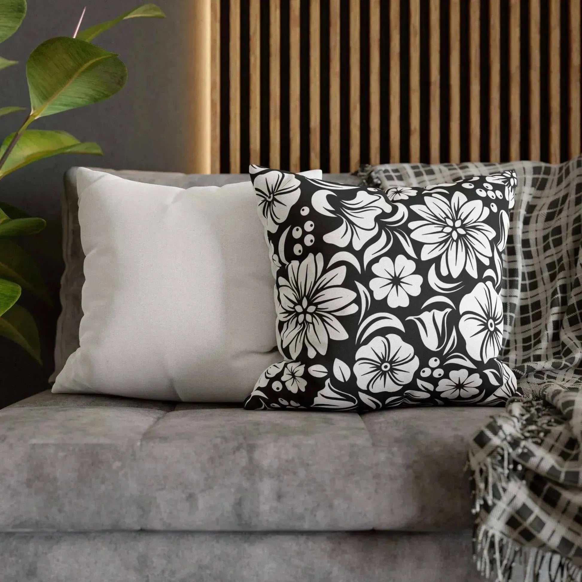 White And Black Spun Polyester Square Pillowcase - Vkamian